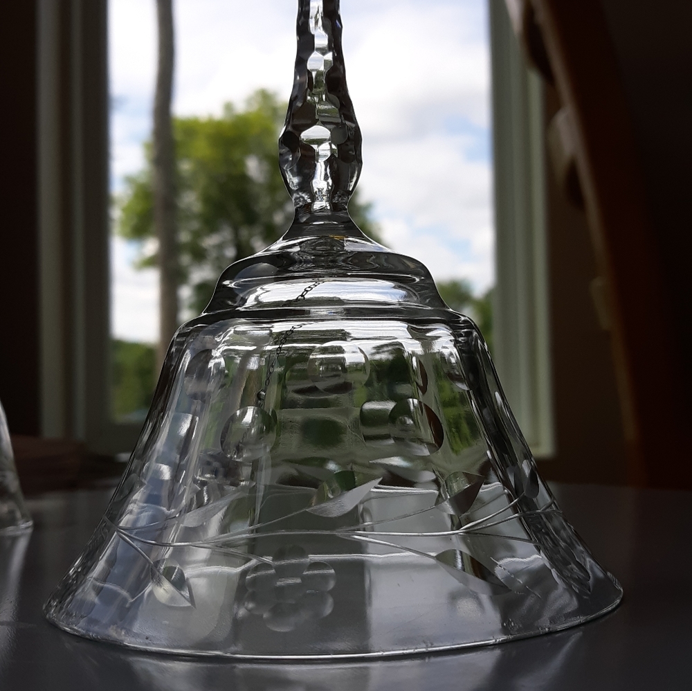 Glass bells - Picture 2 of 5